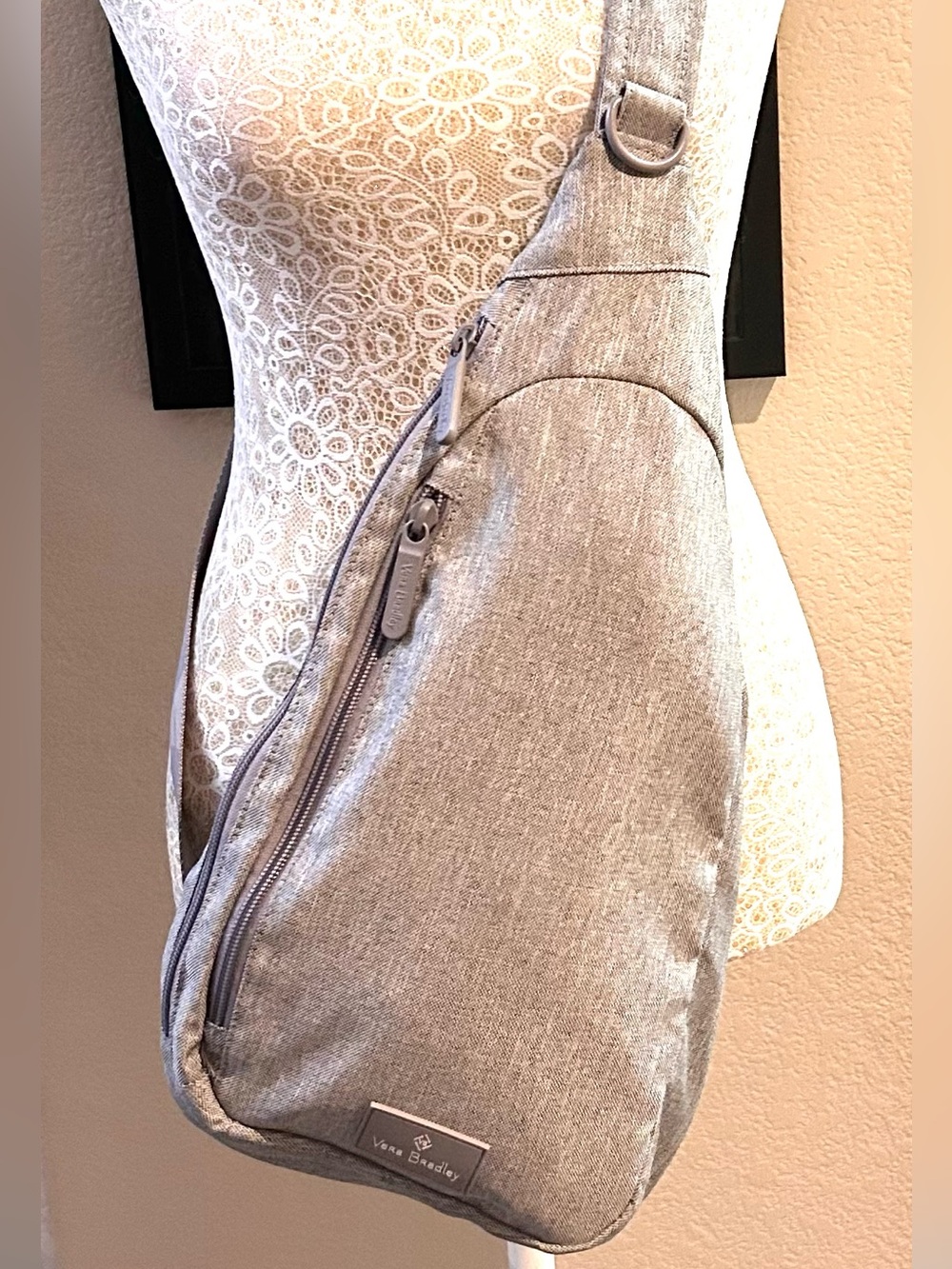 Vera Bradley Lighten Up Essential Compact Sling Bag/Backpack
Heather Gray